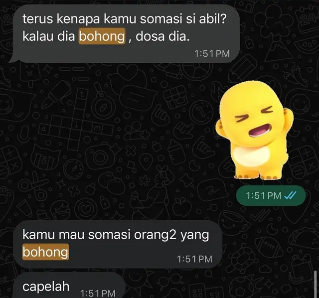 Tangkapan layar percakapan grup WhatsApp: pesan “terus kenapa kamu somasi si abil? kalau dia bohong, dosa dia.” dan “kamu mau somasi orang2 yang bohong”, dengan satu stiker balasan